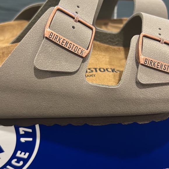 Birkenstock-Stone color/New! Size US 10 women’s/ men’s 8 - Picture 4 of 8